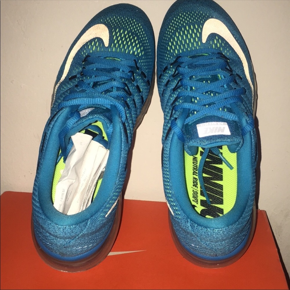 Nike AirMax - Picture 3 of 4